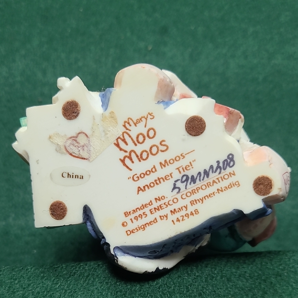 Adorable Cow Figurine for Small Pets - Picture 2 of 3